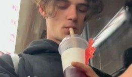 笑死网友爆料奶茶视频,这操作太“奶茶”了！